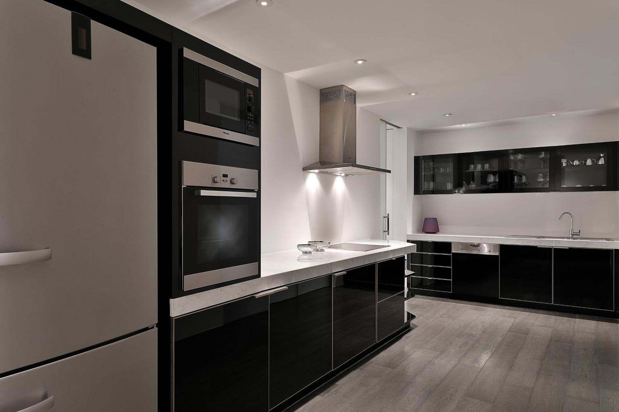 W Abu Dhabi - Yas Island Hotel Exterior photo A modern kitchen